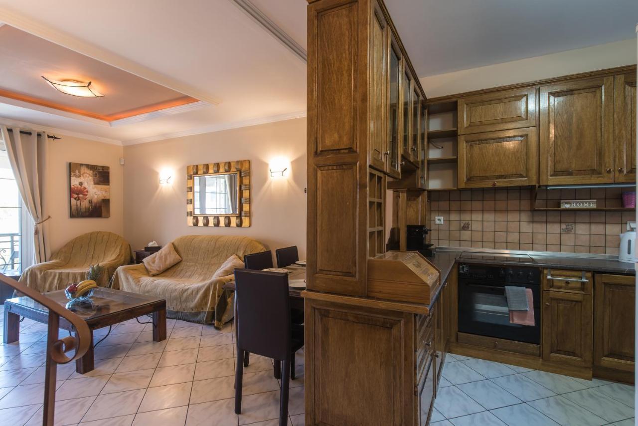Апартаменты St.Denis Townhouse Закинтос Экстерьер фото
