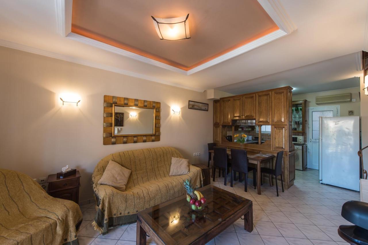Апартаменты St.Denis Townhouse Закинтос Экстерьер фото